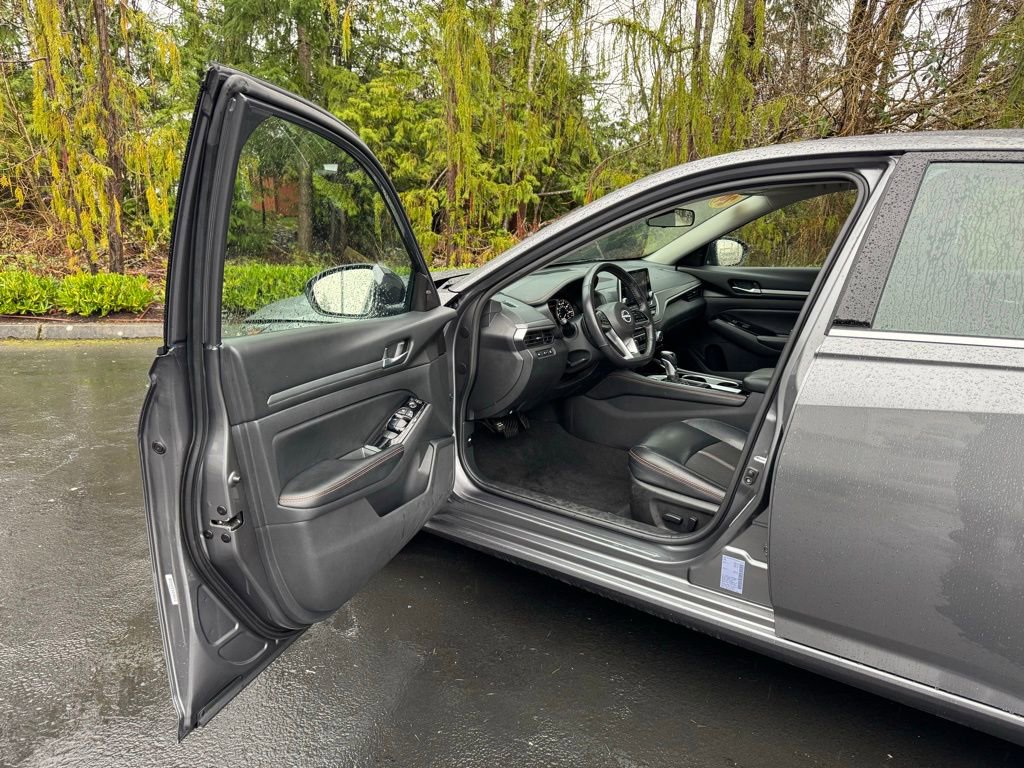 Used 2024 Nissan Altima 2.5 SR image 6