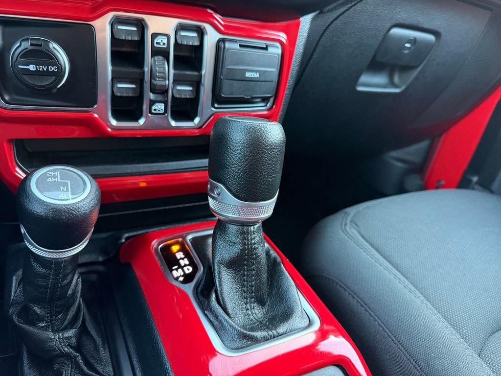 Used 2021 Jeep Gladiator Sport image 15