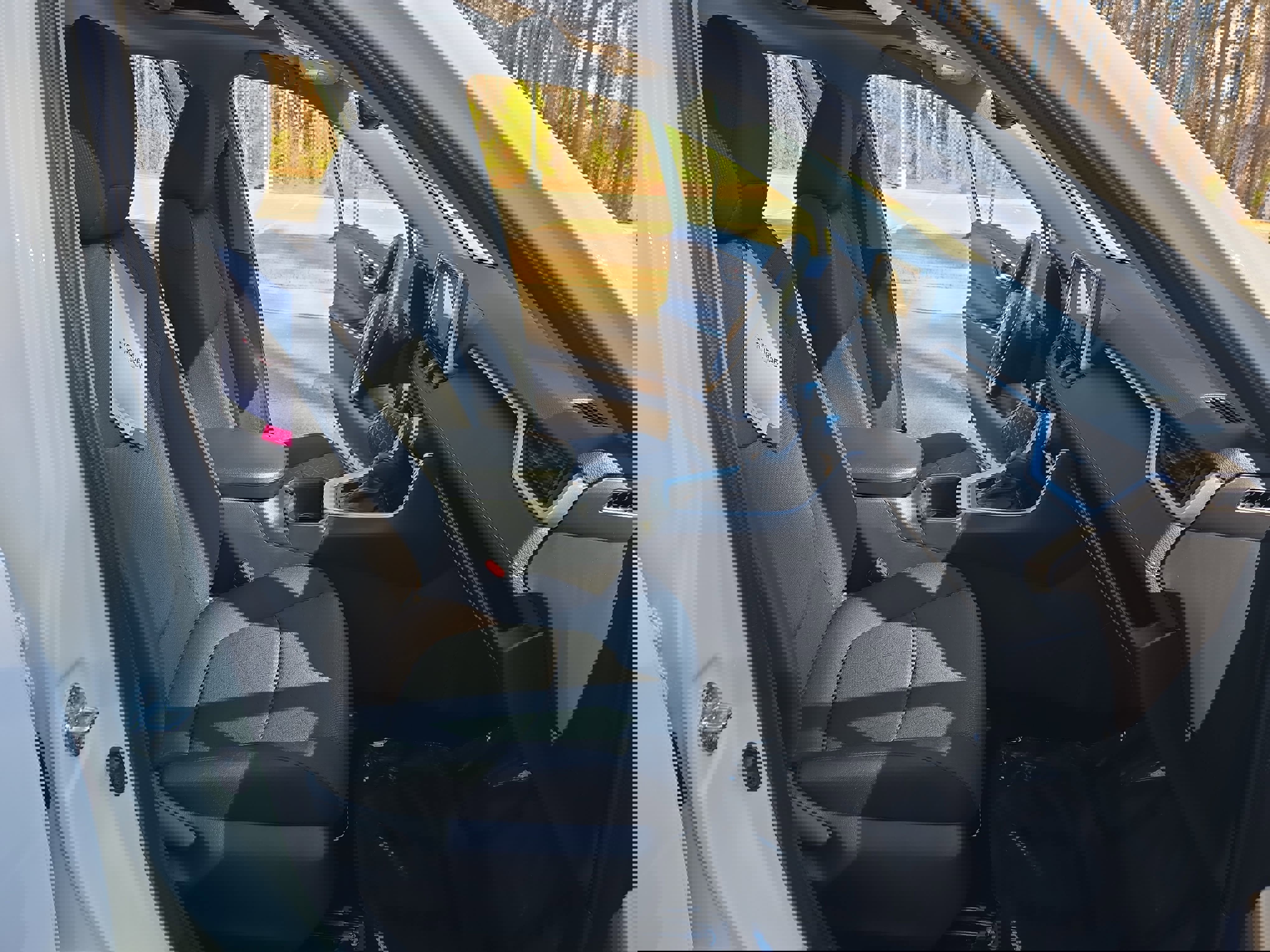 Used 2025 Toyota RAV4 XLE w/ Convenience Package image 10