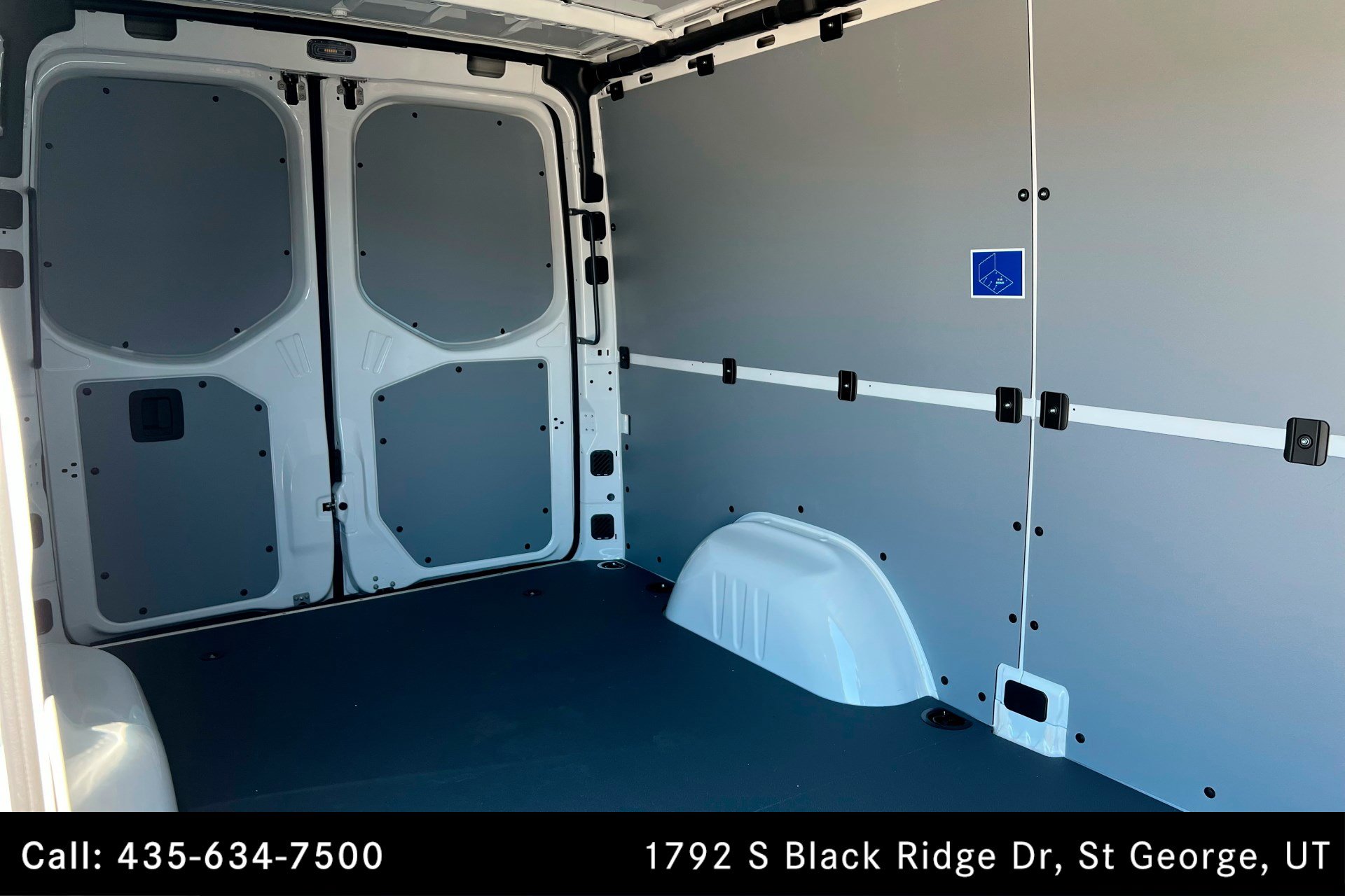 Used 2025 Mercedes-Benz Sprinter 2500 image 17