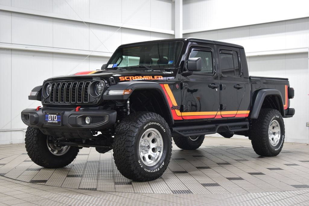 Used 2025 Jeep Gladiator Rubicon AWD/4WD image 3