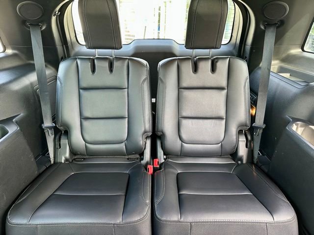 Used 2017 Ford Explorer Limited w/ Equipment Group 301A AWD/4WD image 21