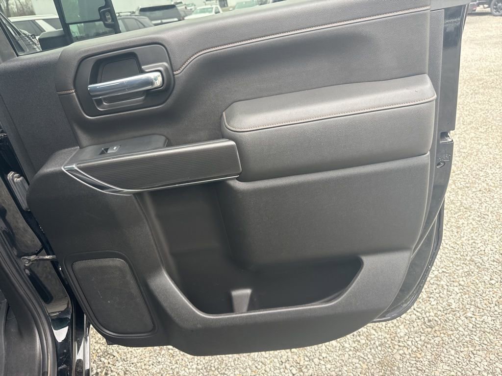 Used 2023 GMC Sierra 3500 AT4 w/ AT4 Premium Plus Package image 9