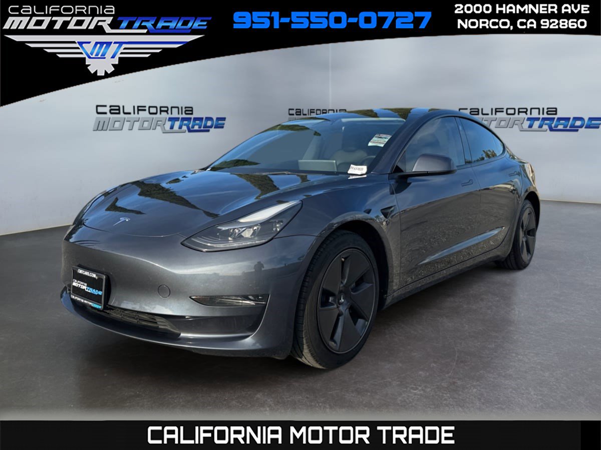 Used 2023 Tesla Model 3 Standard Range image 1