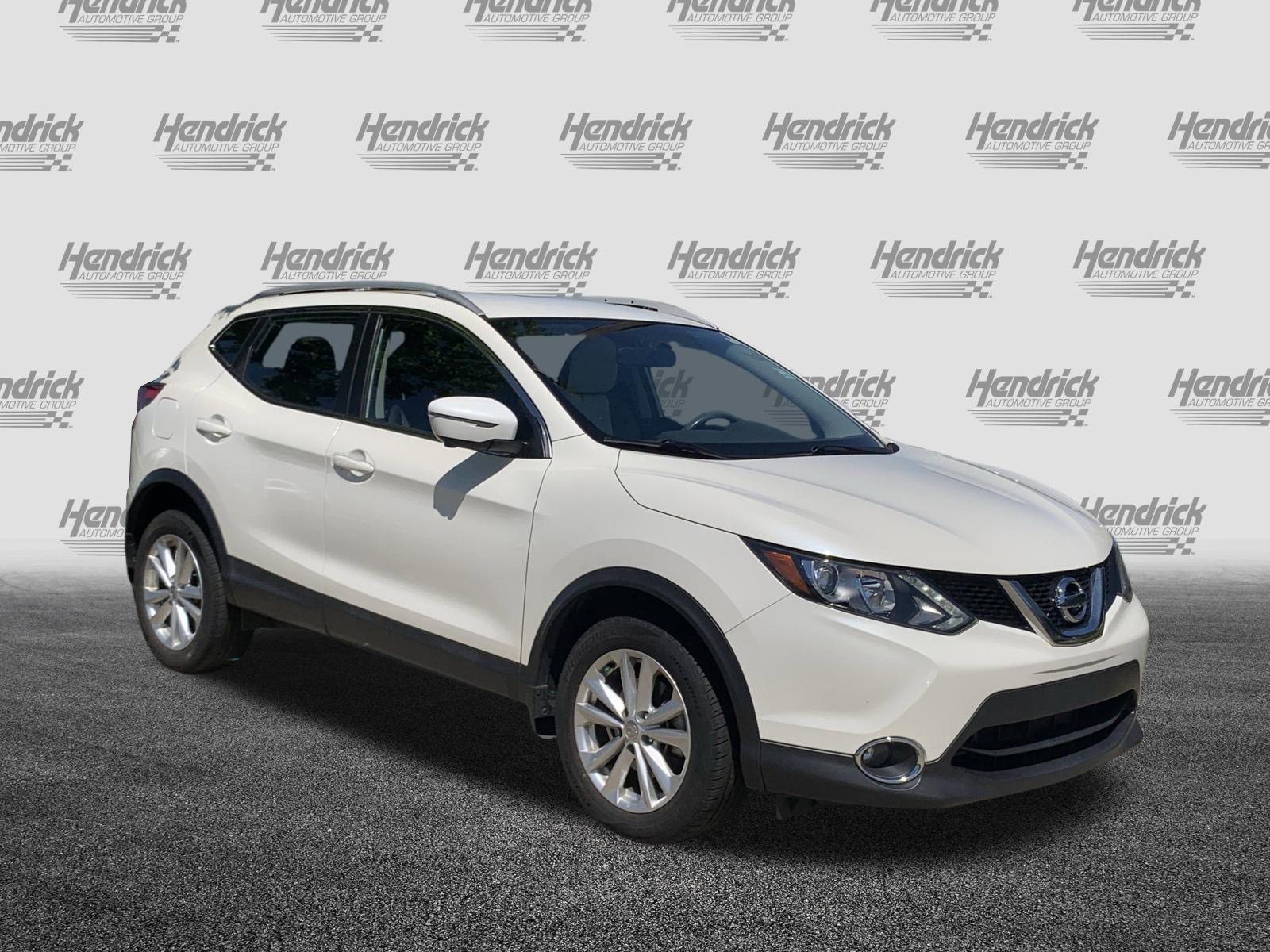 Used 2017 Nissan Rogue Sport SV w/ SV Premium Package FWD image 2