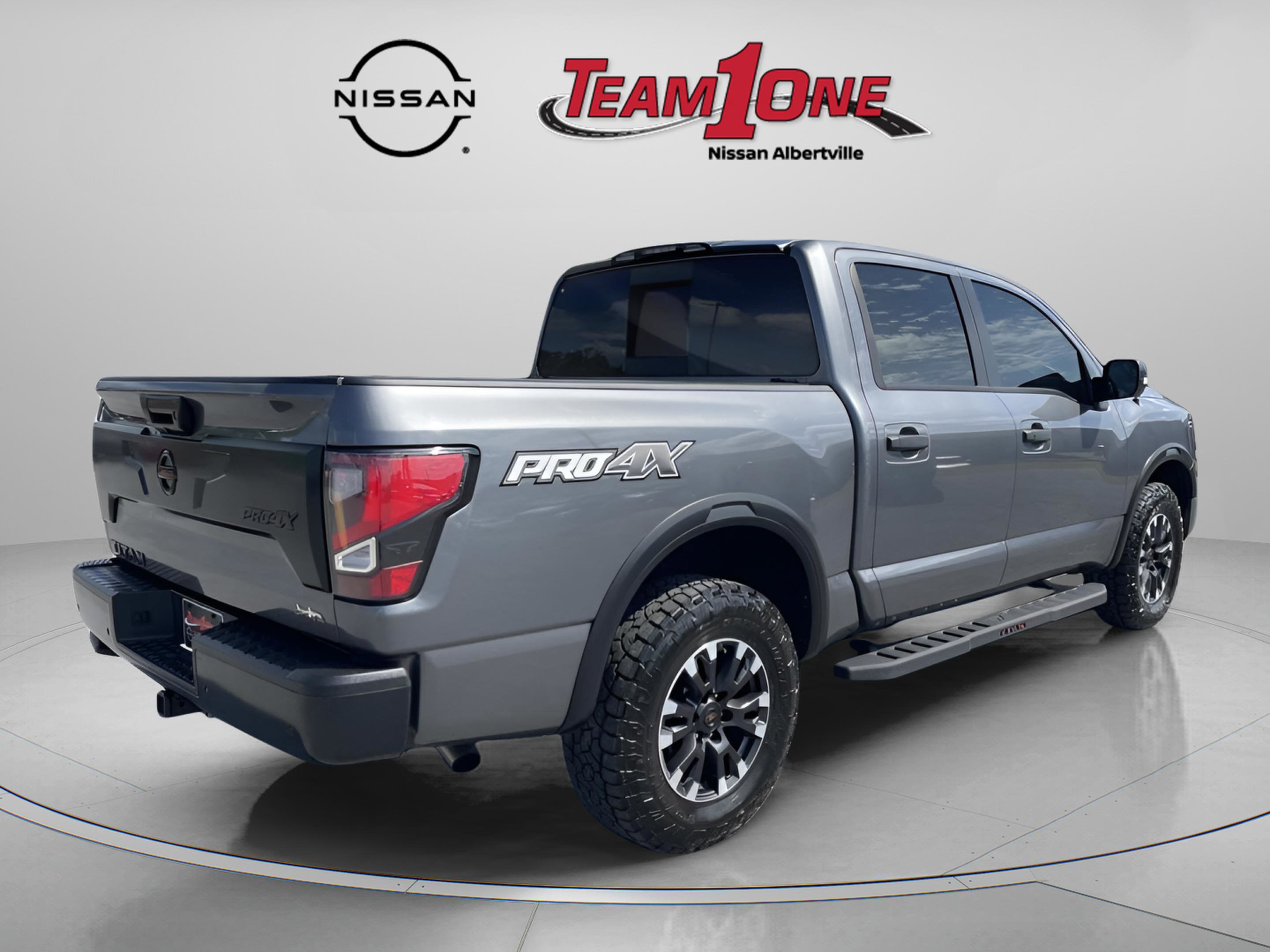Used 2021 Nissan Titan PRO-4X w/ Pro-4x Convenience Package AWD/4WD image 8