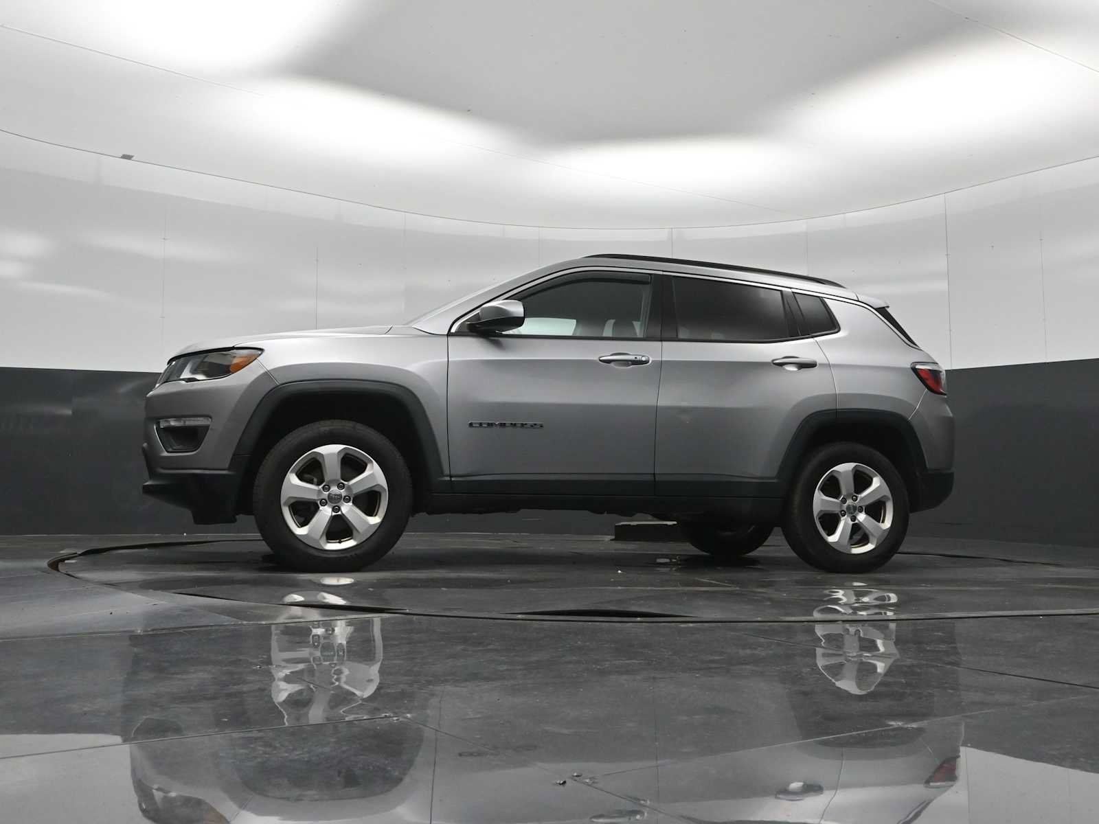 Used 2018 Jeep Compass Latitude w/ Popular Equipment Group AWD/4WD image 52
