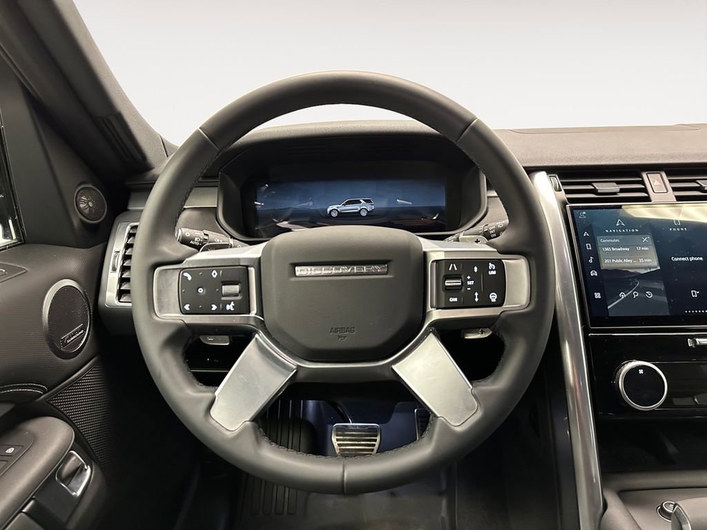 Used 2024 Land Rover Discovery Dynamic SE image 12