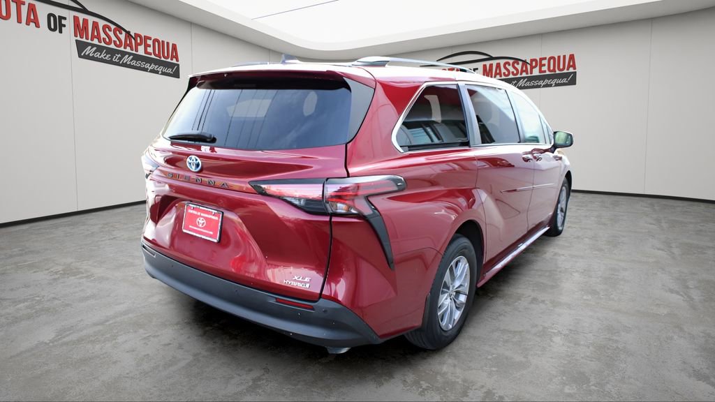 Used 2021 Toyota Sienna XLE w/ XLE Plus Package FWD image 5