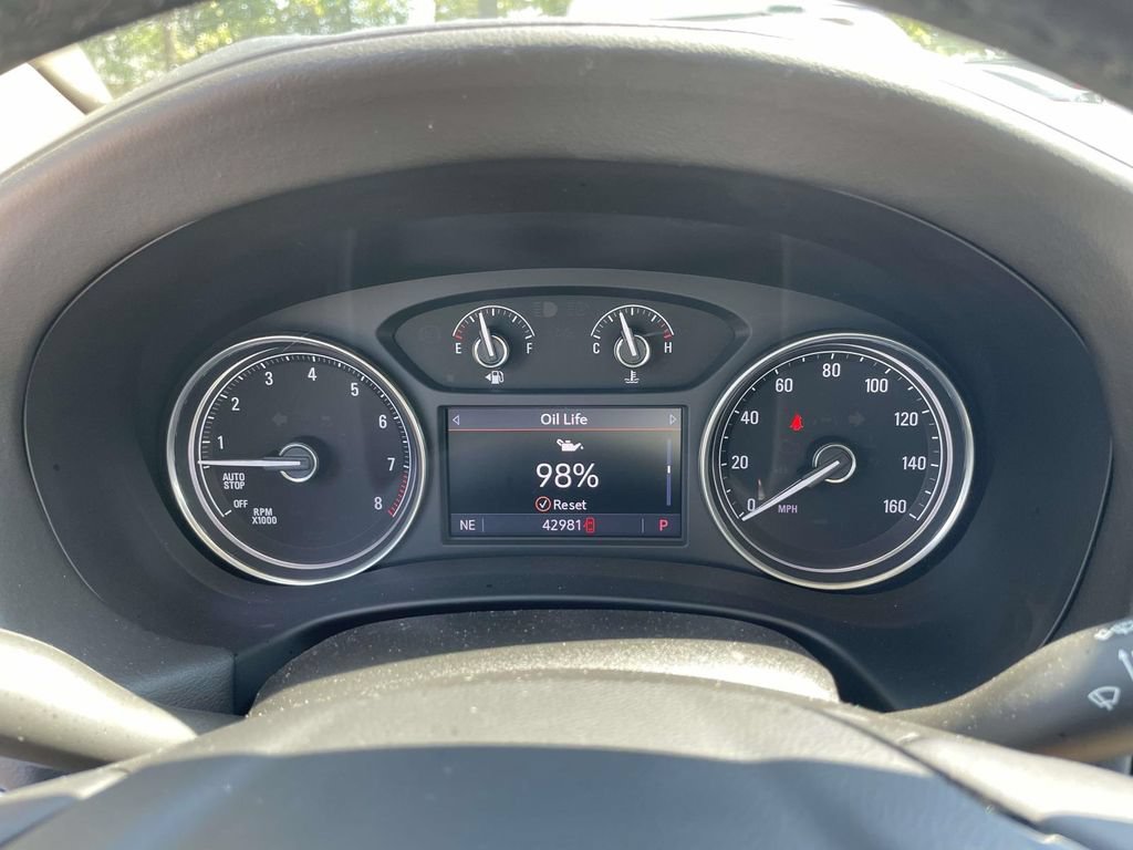 Used 2023 Buick Enclave Essence FWD image 21