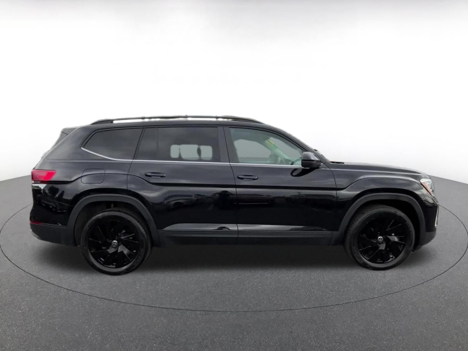 Used 2026 Volkswagen Atlas SE FWD image 16