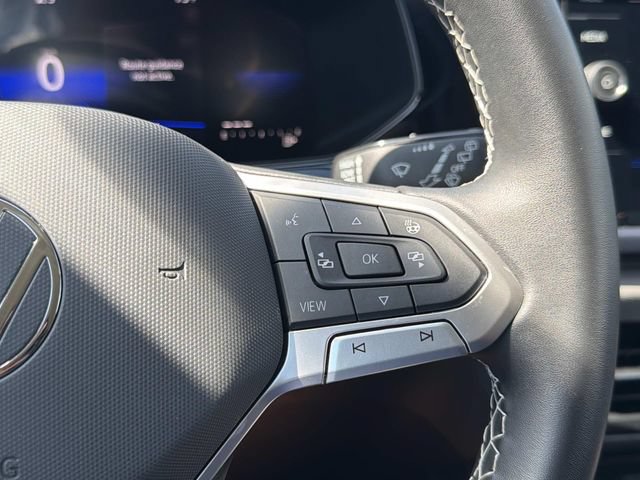 Certified 2023 Volkswagen Taos SE FWD image 18
