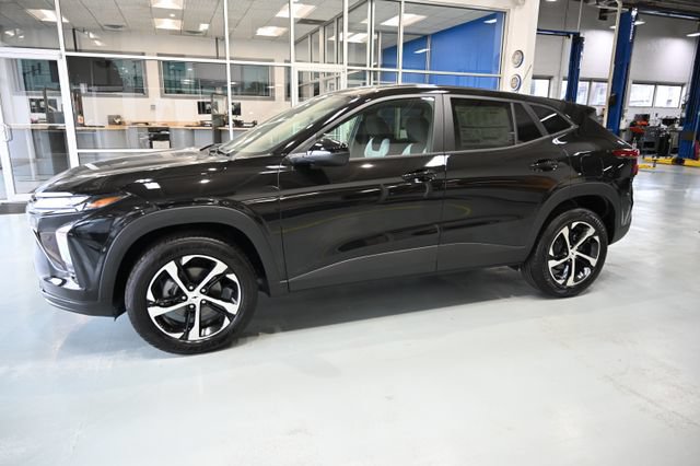New 2026 Chevrolet Trax RS w/ Sunroof Package FWD image 7