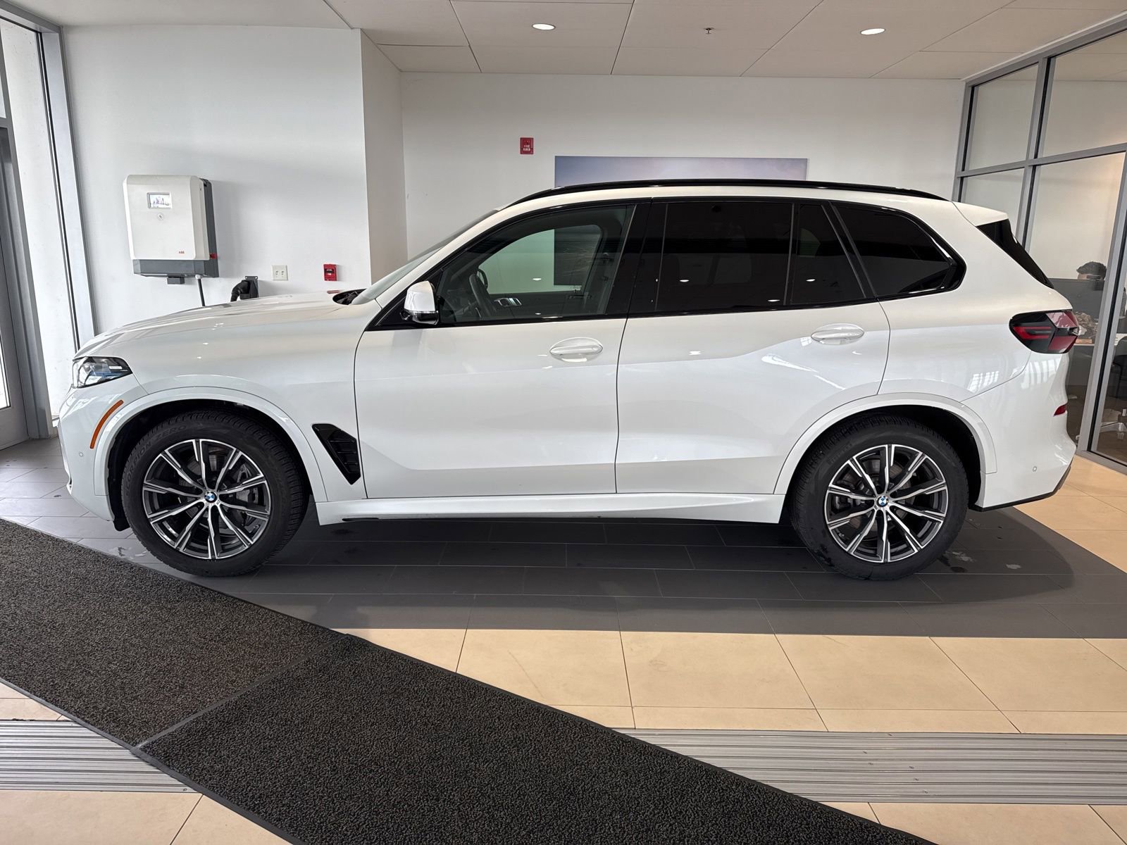 Certified 2026 BMW X5 xDrive40i image 3