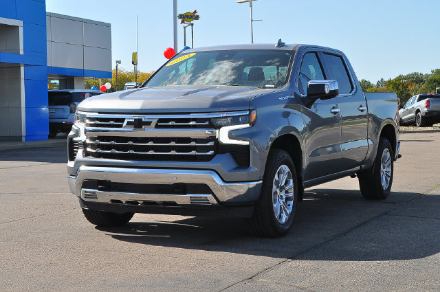 Used 2023 Chevrolet Silverado 1500 LTZ w/ Technology Package AWD/4WD image 7