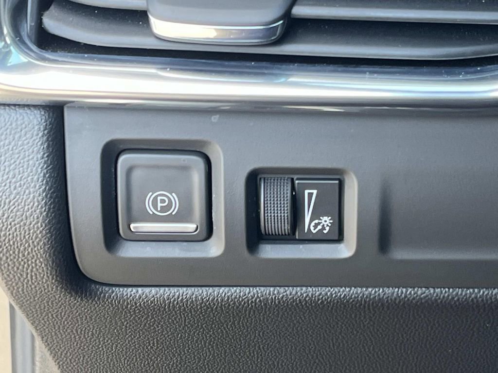 Used 2023 Cadillac XT4 Premium Luxury w/ Enhanced Visibility Package image 28