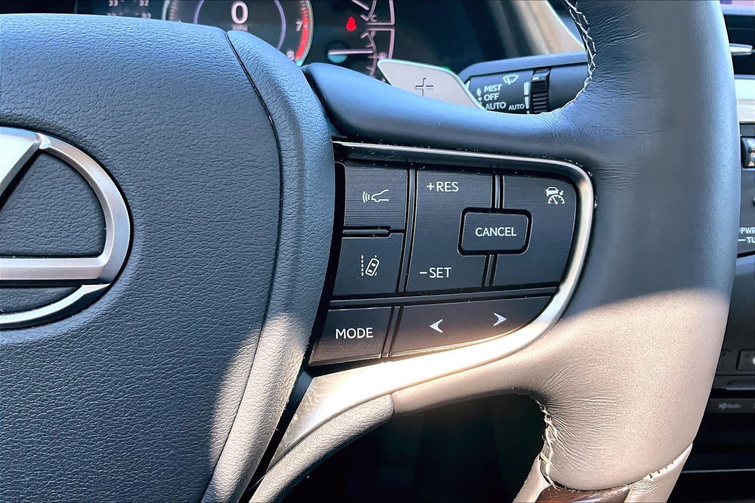 Used 2019 Lexus ES 350 w/ Premium Package FWD image 23