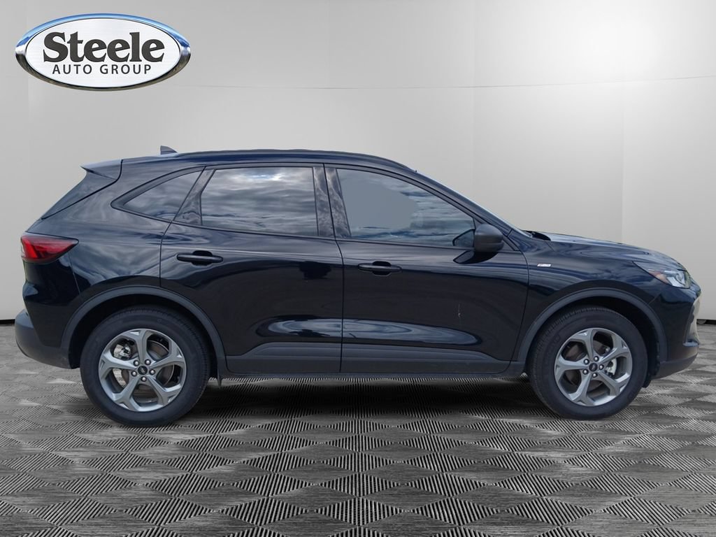 Used 2025 Ford Escape ST-Line AWD/4WD image 4