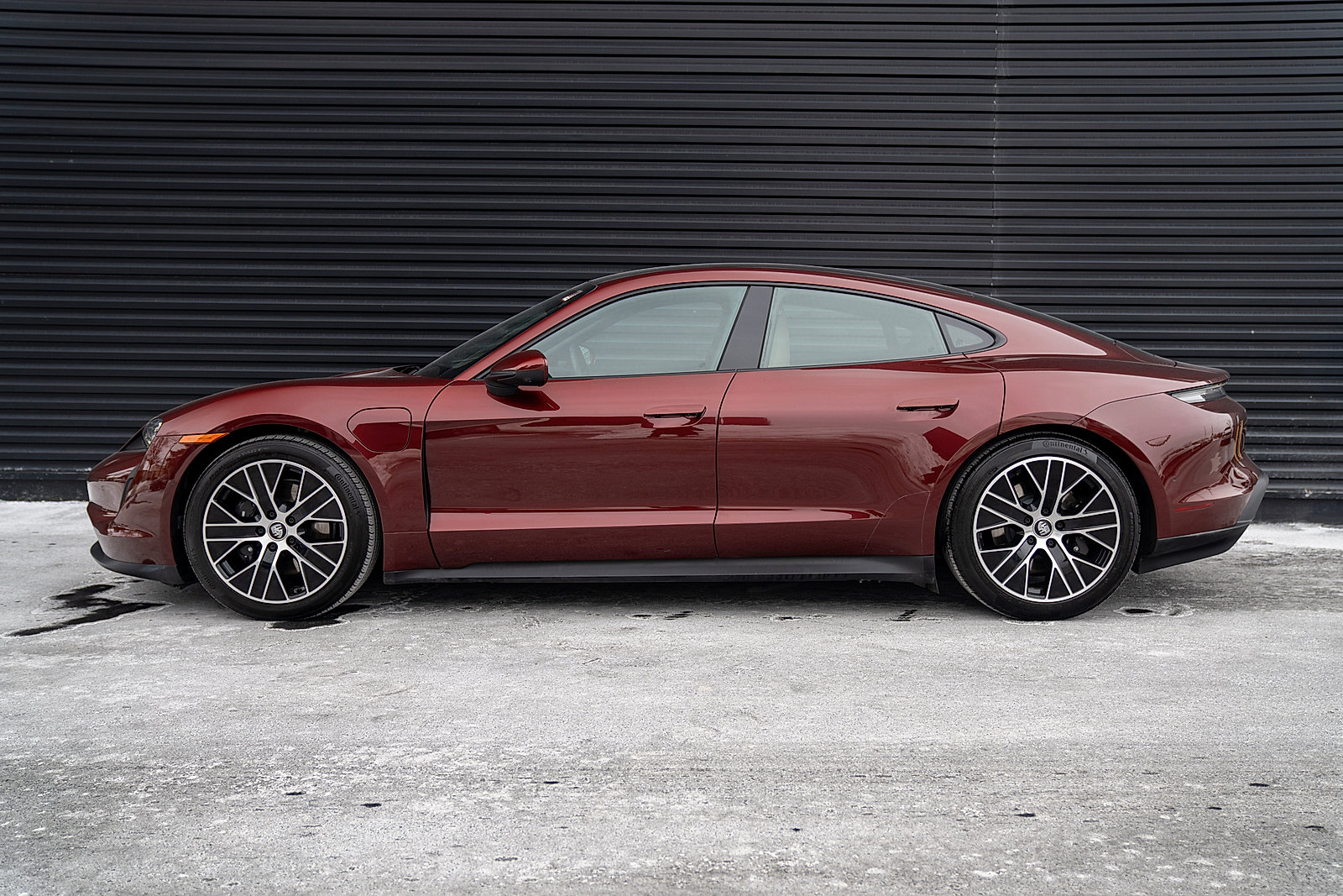 Certified 2023 Porsche Taycan image 2