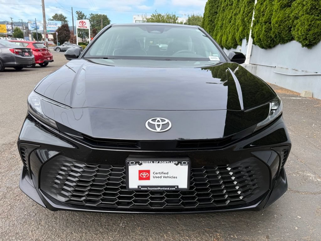 Used 2025 Toyota Camry SE FWD image 3