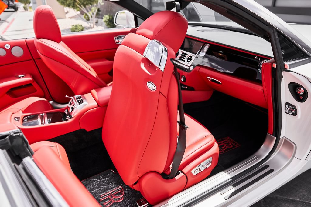 Used 2018 Rolls-Royce Dawn RWD image 44