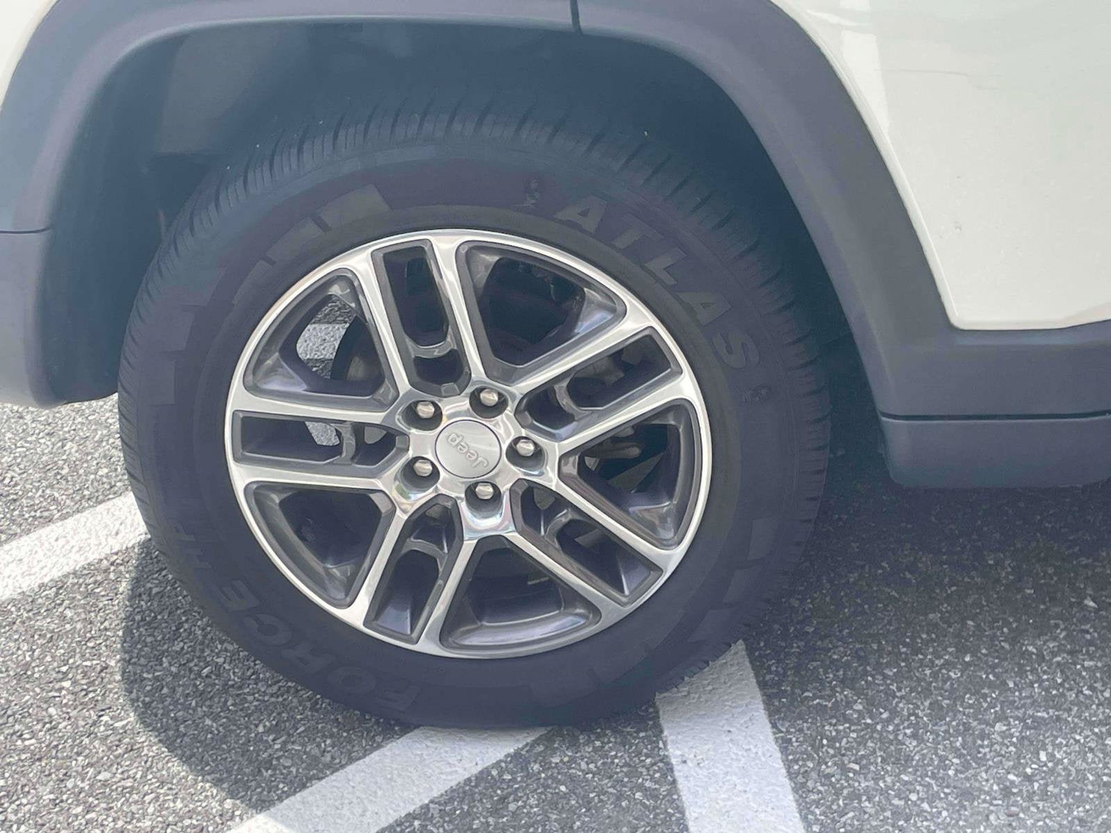 Used 2020 Jeep Compass Latitude AWD/4WD image 9