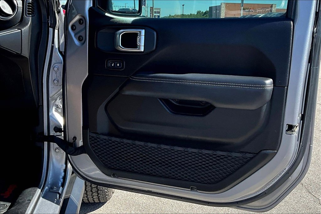 Used 2020 Jeep Wrangler Unlimited Sahara AWD/4WD image 19