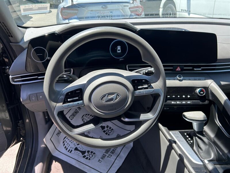 Used 2024 Hyundai Elantra SEL FWD image 37
