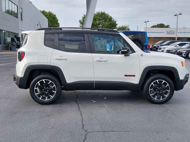 Used 2023 Jeep Renegade Trailhawk AWD/4WD image 2