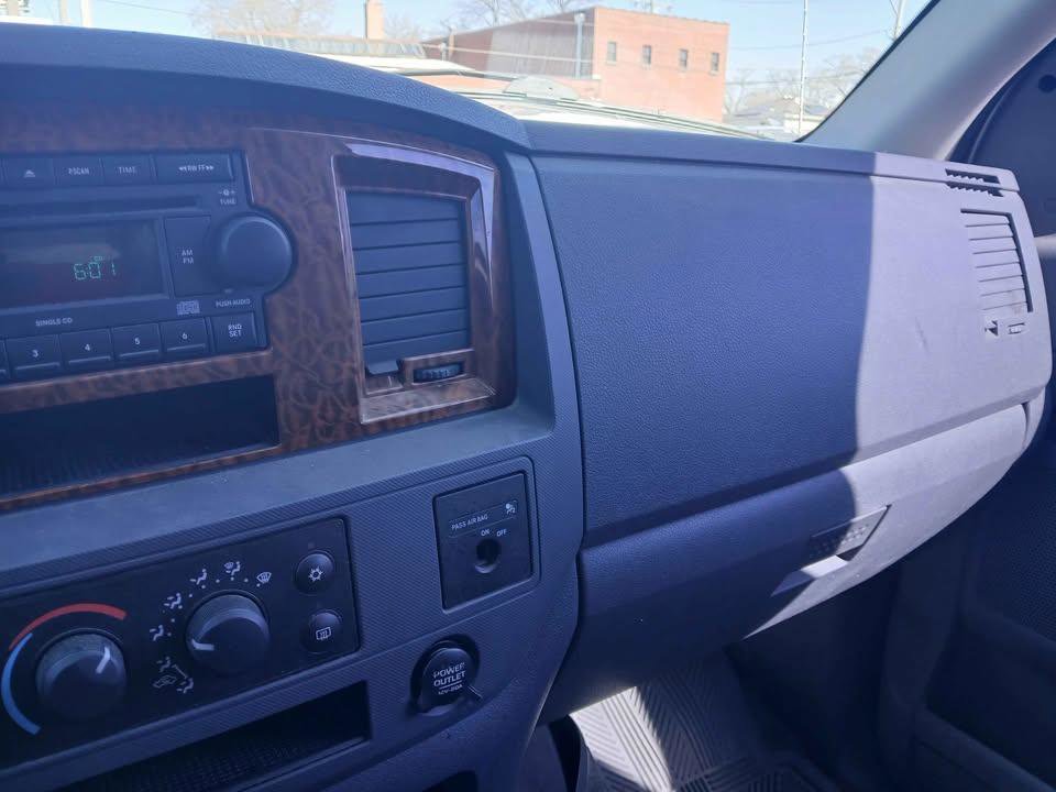 Used 2006 Dodge Ram 1500 Truck SLT image 11