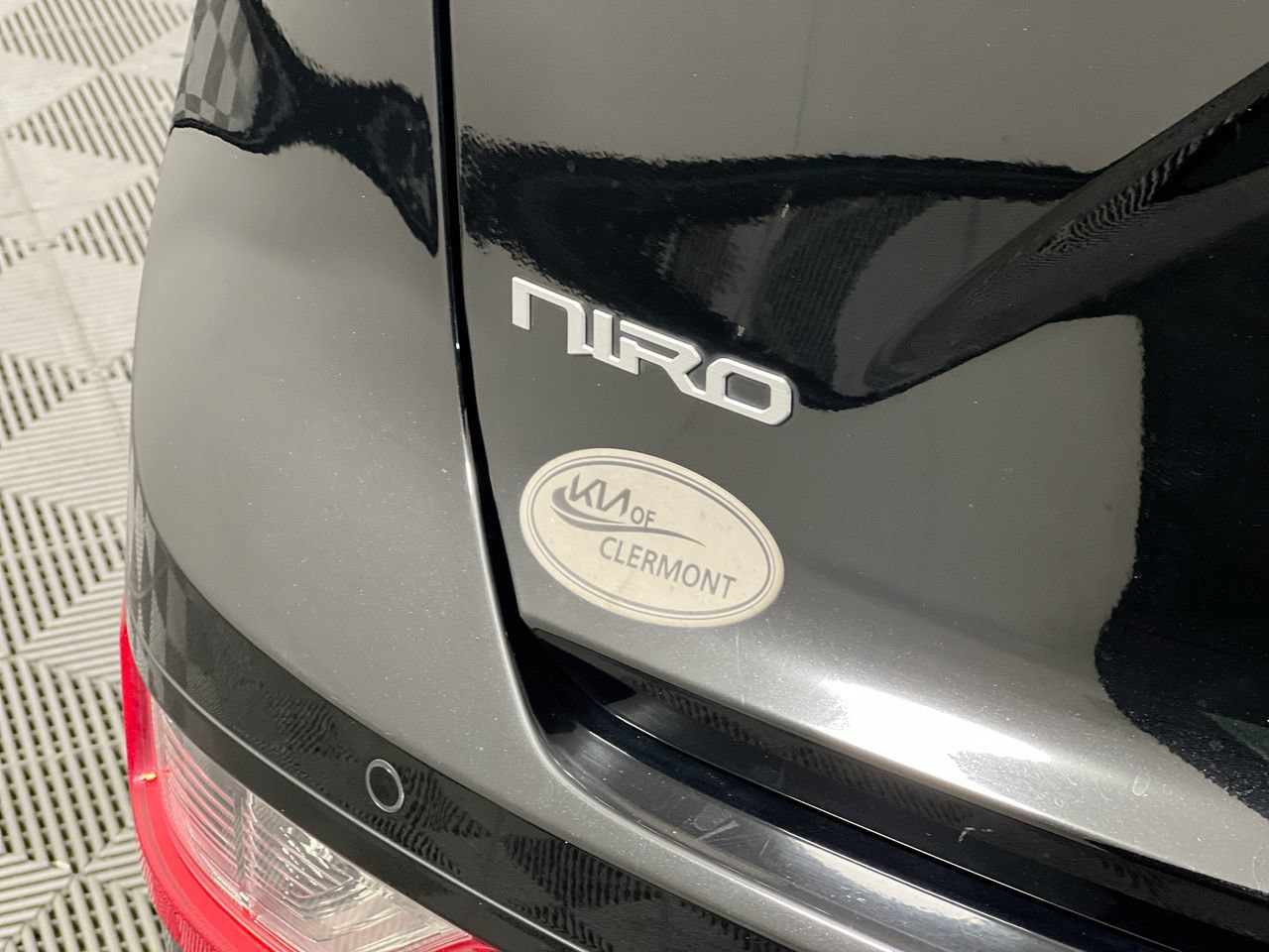 Certified 2025 Kia Niro EX Touring FWD image 5