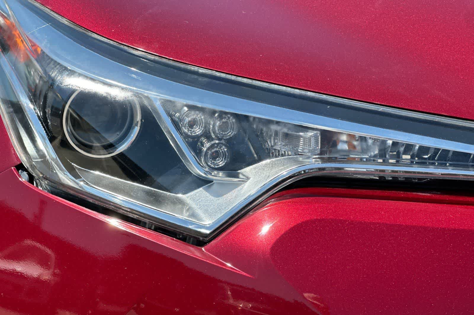 Used 2018 Toyota C-HR XLE FWD image 32