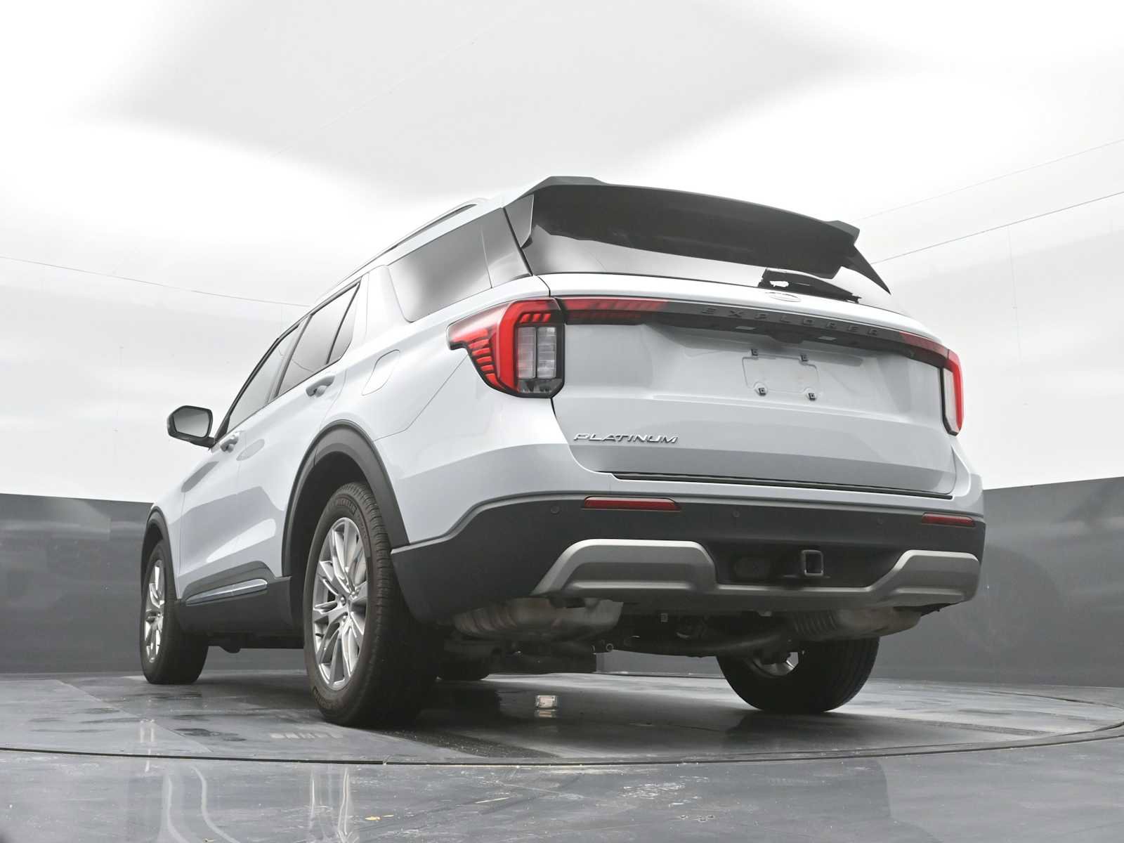 Used 2025 Ford Explorer Platinum image 33