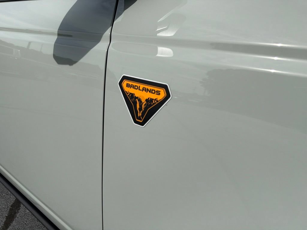 Used 2024 Ford Bronco Badlands AWD/4WD image 3