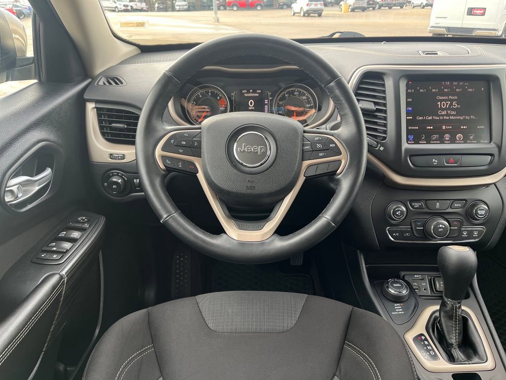 Used 2016 Jeep Cherokee Latitude w/ Safety/Convenience Group image 18