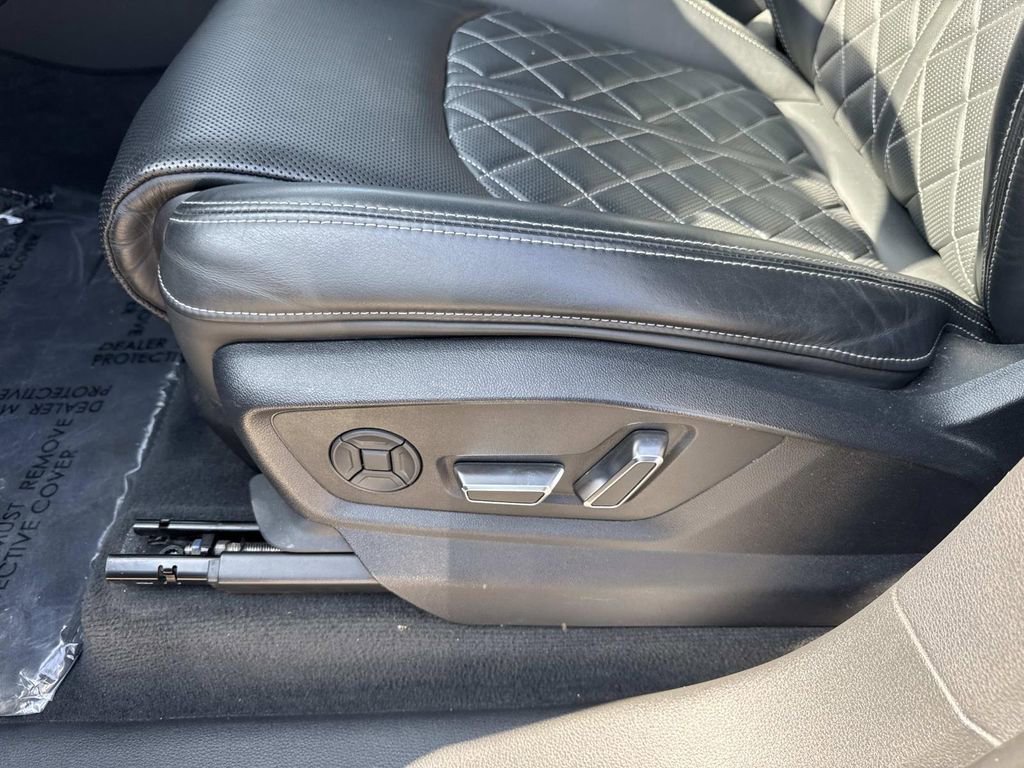 Used 2021 Audi SQ8 Prestige w/ Prestige Package image 18