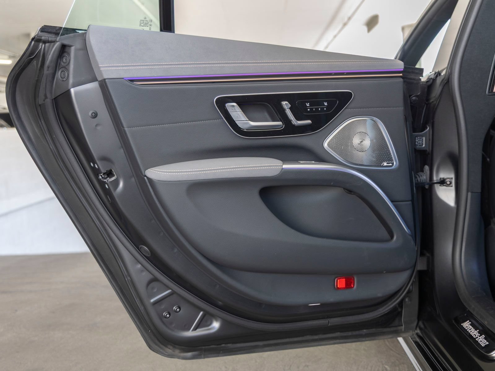 Certified 2024 Mercedes-Benz EQS 580 4MATIC Sedan image 15