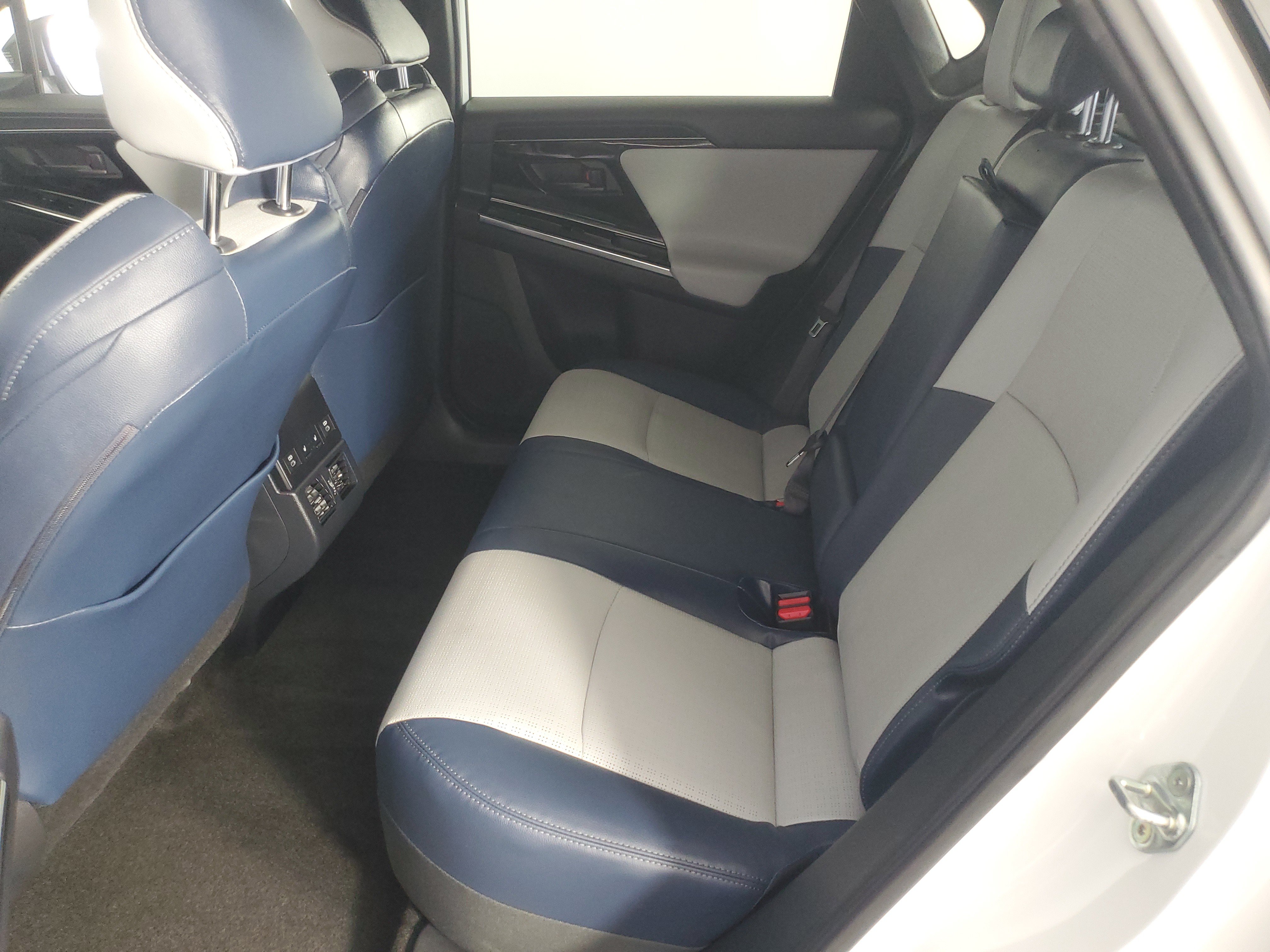 Used 2023 Subaru Solterra AWD image 13