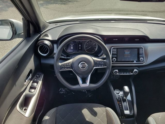 Used 2020 Nissan Kicks SV image 25