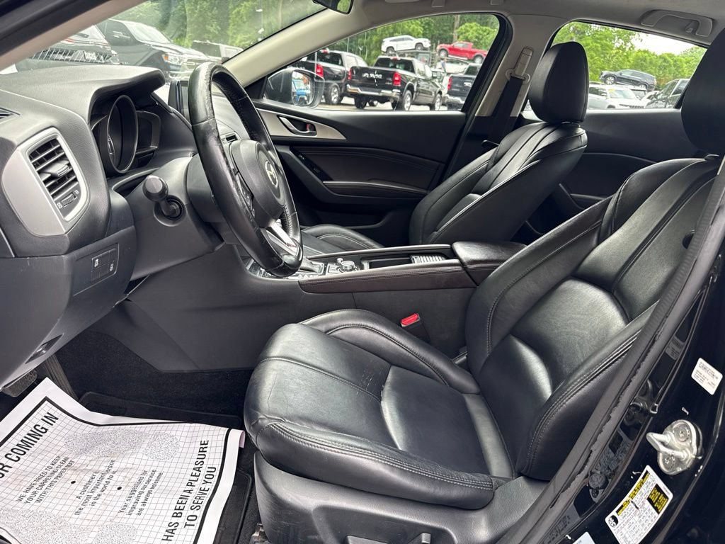 Used 2017 MAZDA MAZDA3 Touring w/ Popular Equipment Package FWD image 9