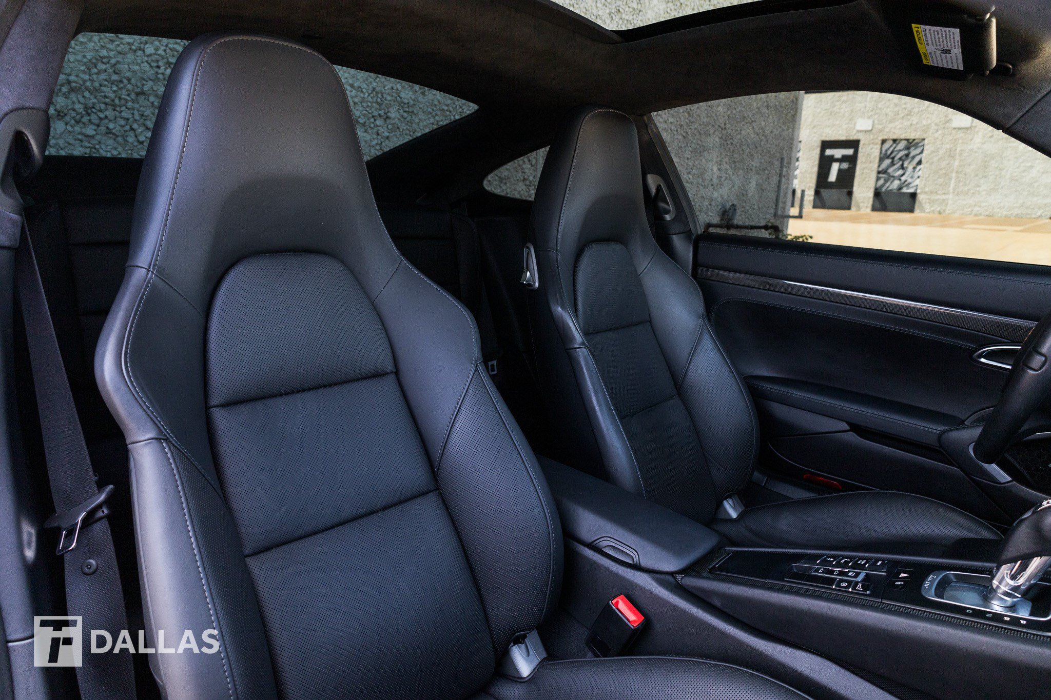 Used 2015 Porsche 911 Turbo S AWD/4WD image 38