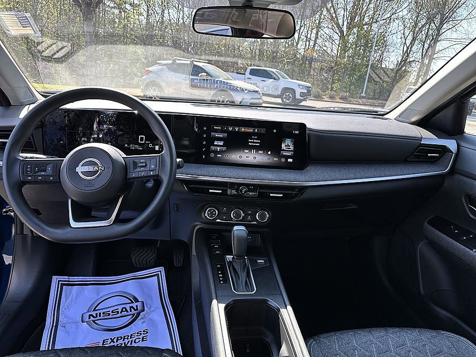 Certified 2025 Nissan Kicks SV image 17