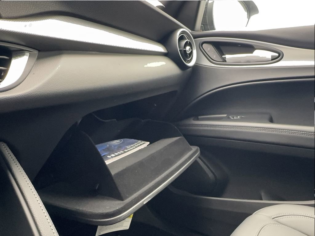 New 2025 Alfa Romeo Stelvio Sprint w/ Convenience Package image 20