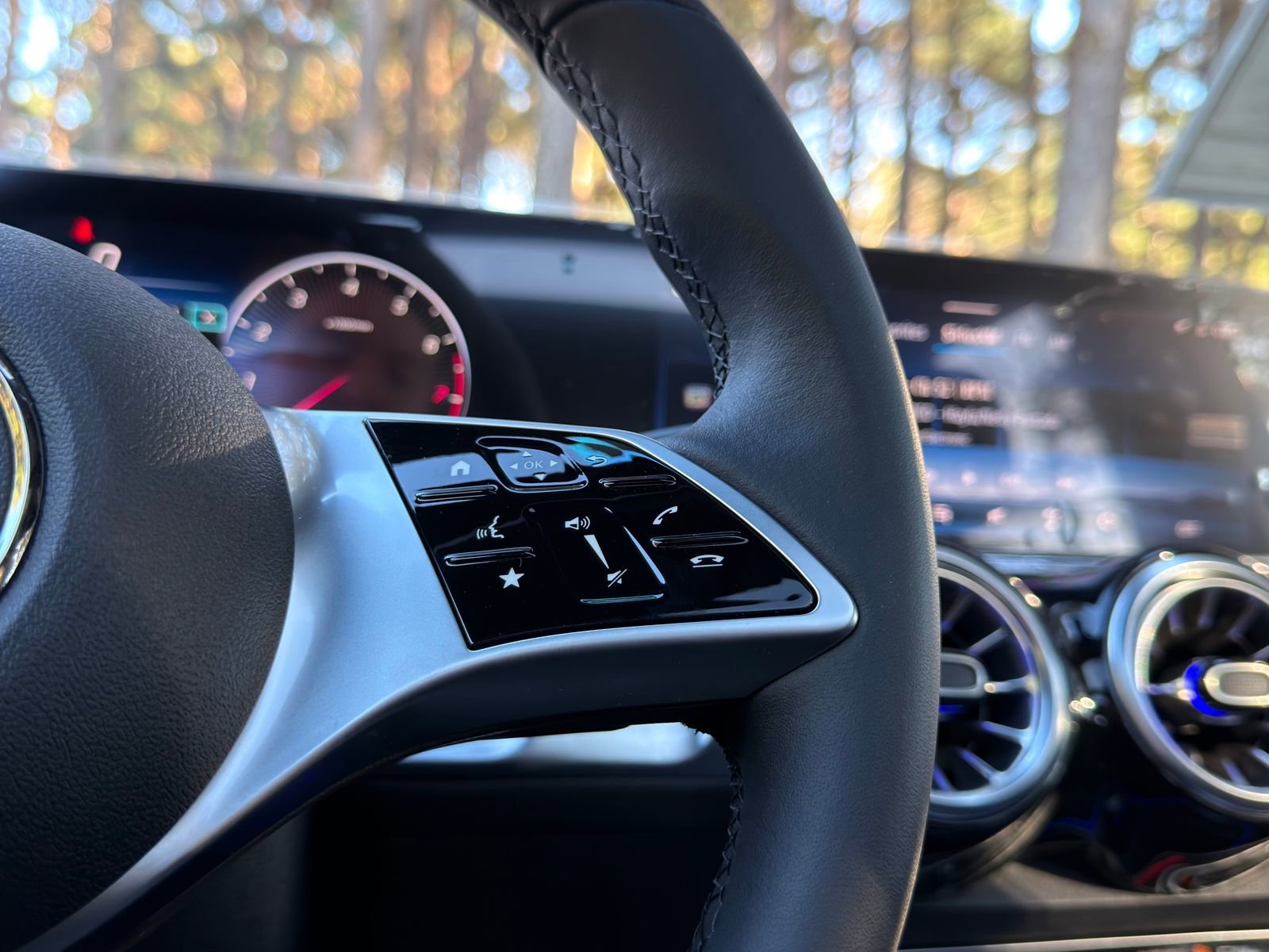 New 2026 Mercedes-Benz GLB 250 image 26