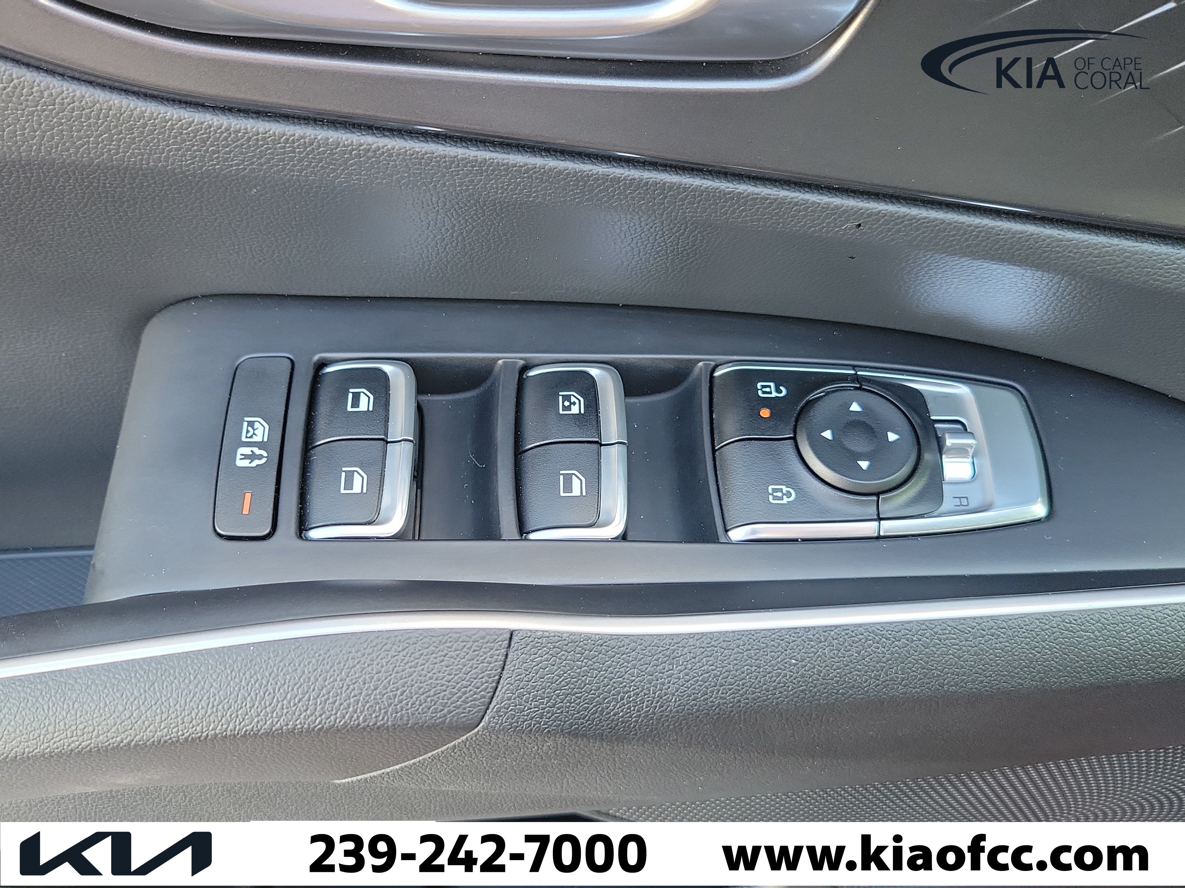 Certified 2025 Kia Sorento S w/ Panoramic Sunroof Package FWD image 24