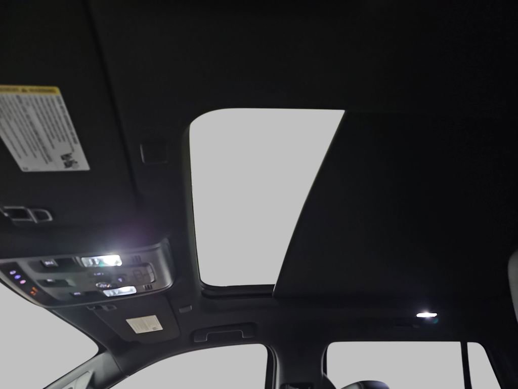 Certified 2022 Chevrolet Tahoe Z71 w/ Z71 Off-Road Package AWD/4WD image 37