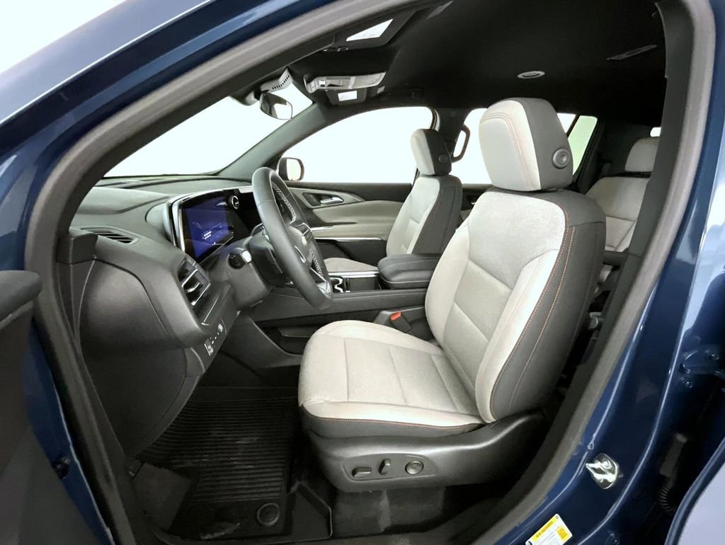New 2026 Chevrolet Traverse LT w/ LPO, Floor Liner Package image 9