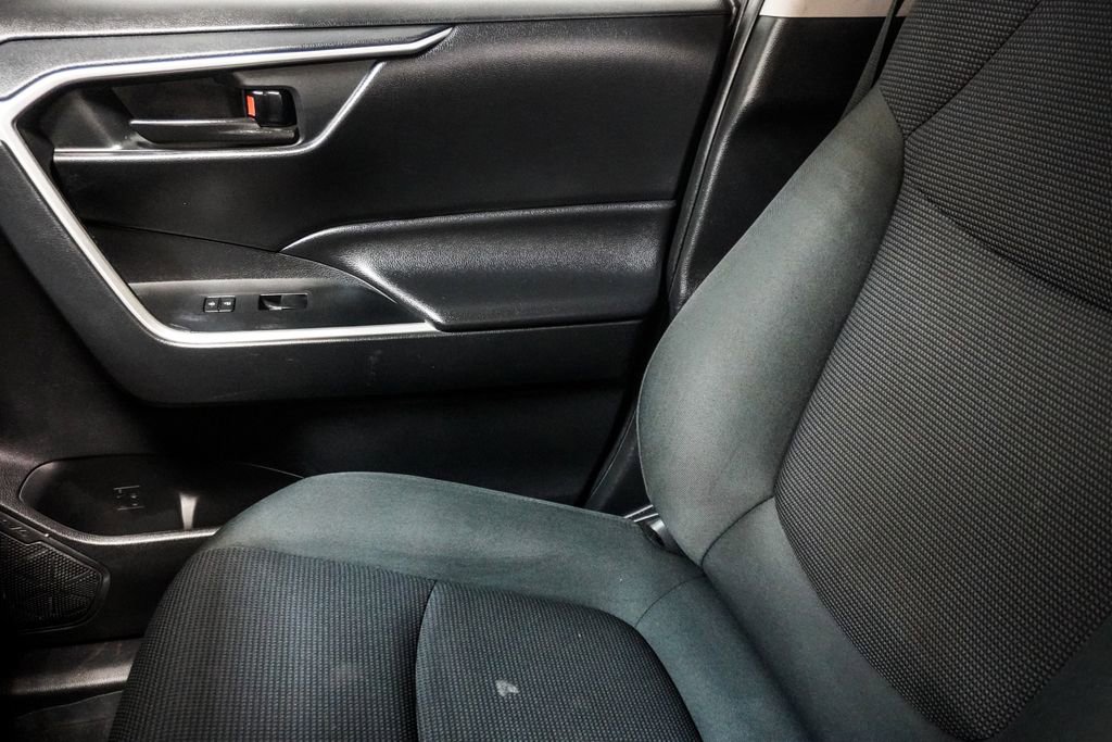 Used 2020 Toyota RAV4 LE image 23