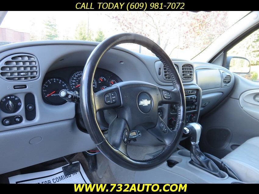 Used 2008 Chevrolet TrailBlazer LT w/ Sun And 6-Disc Cd Package AWD/4WD image 23