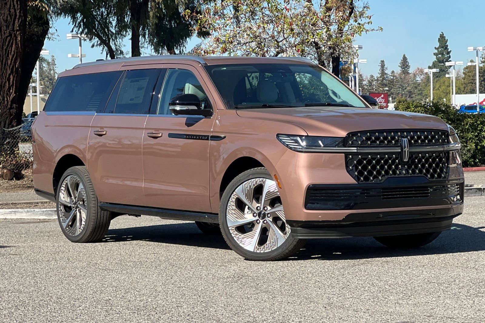 New 2026 Lincoln Navigator L Black Label AWD/4WD image 2